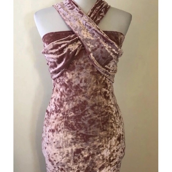 𝓕𝒂𝒔𝒉𝒊𝒐𝒏 𝓝𝒐𝒗𝒂 𝓓𝒓𝒆𝒔𝒔 - Picture 2 of 8